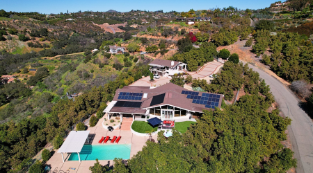 Hilltop Villa with Guesthouse, Pool