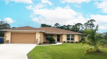 Spacious Home Close to Beach